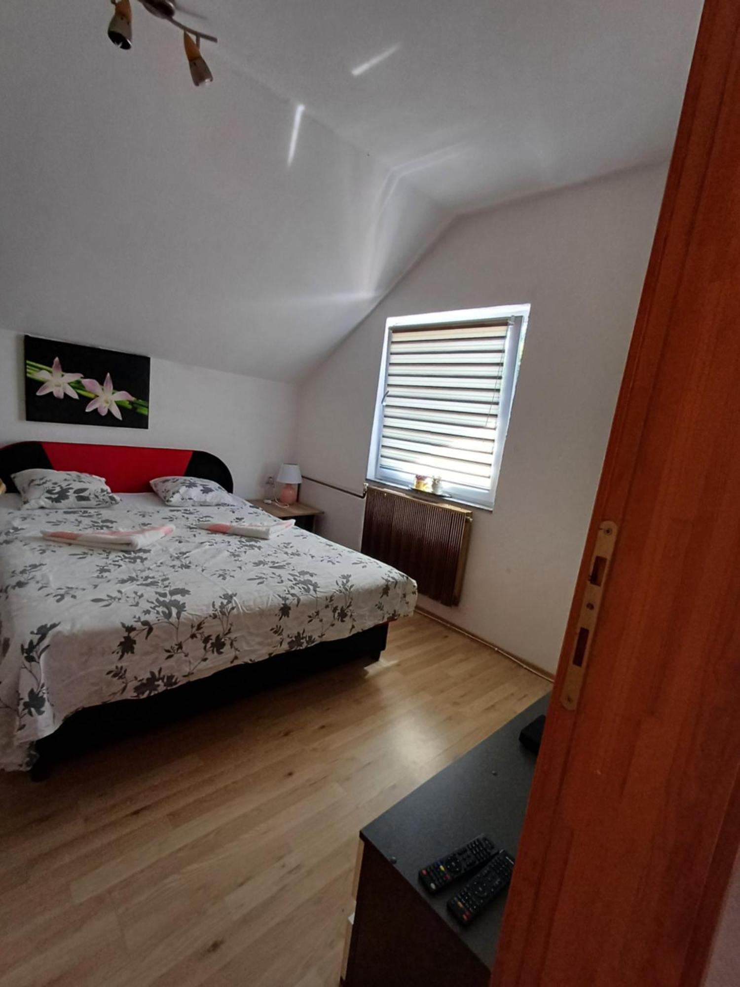 Apartman Denis Una Luzine 外观 照片